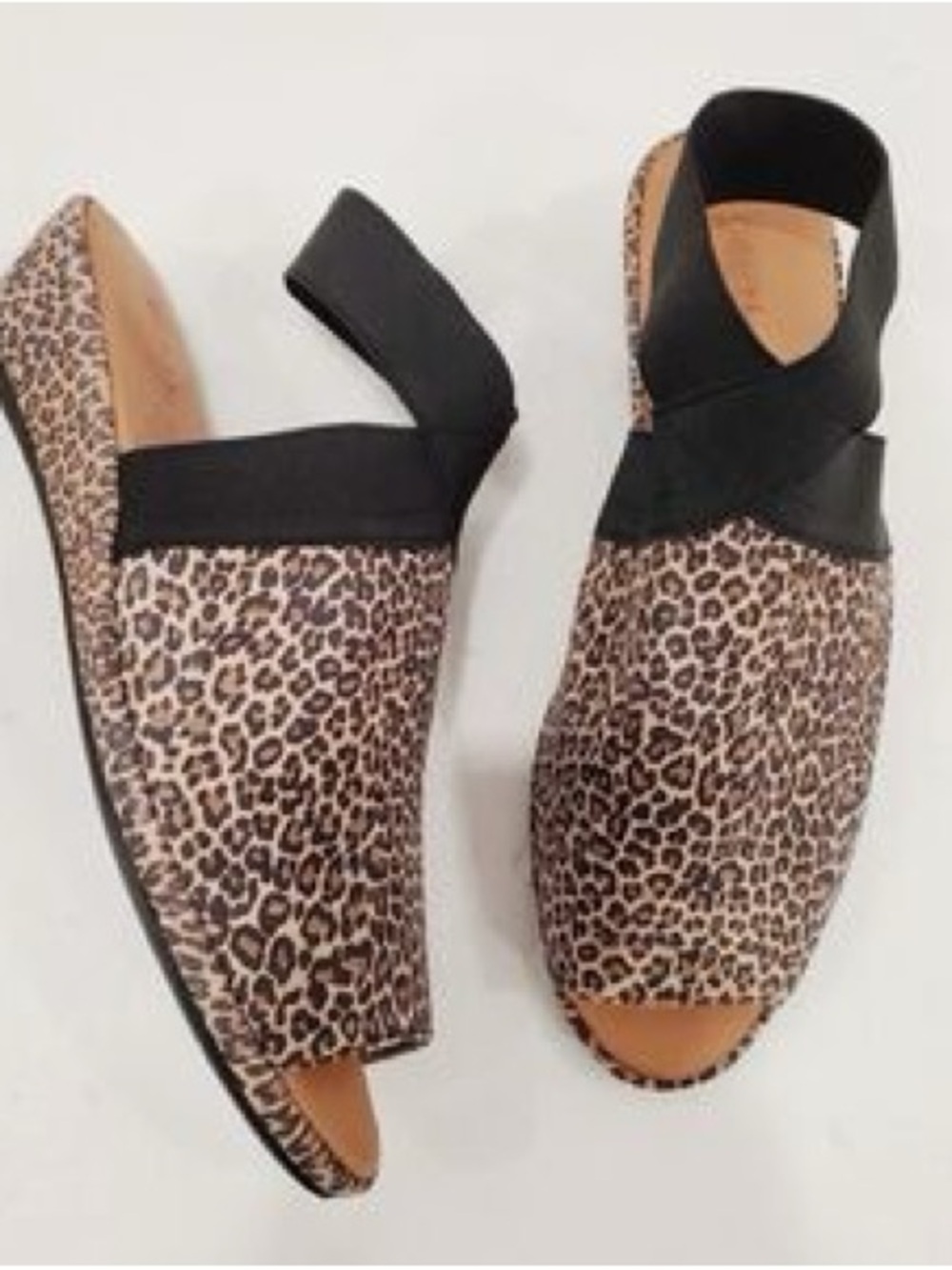 Gentle Souls Lily Leopard Print X-Cross Elastic Wedge Sandals Women’s 7.5